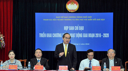 President of the Vietnam Fatherland Front Nguyen Thien Nhan speaking at the meeting (Credit: VGP)