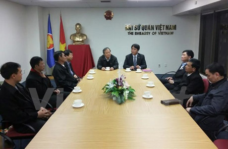 Chủ nhiệm Ủy ban Pháp luật của Quốc hội Phan Trung Lý làm việc với Đại sứ quán Việt Nam tại New Zealand. Ảnh: Khánh Linh/Vietnam+