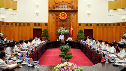 PM Nguyen Xuan Phuc speaks during a working session with Mekong Delta province of Tra Vinh’s authorities in Hanoi on June 18. (Credit: VGP)