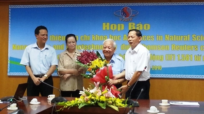 Leaders of the Vietnam Academy of Science and Technology congratulate the Editorial Board of ANSN.