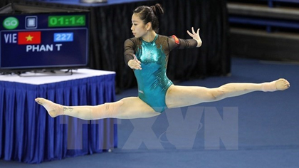 Gymnast Phan Thi Ha Thanh performs at the 28th SEA Games (Photo: VNA)