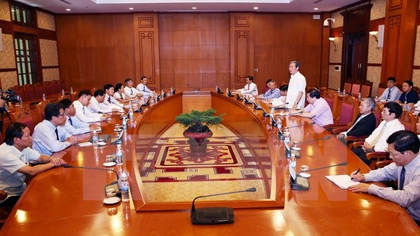 Politburo member Dinh The Huynh speaking at the meeting (Credit: VNA)