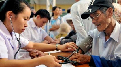  About 1.5 million elderly people in Vietnam are benefiting from regular social allowances. (Credit: VNA)