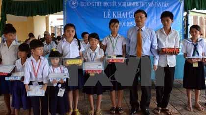 A new school year opening ceremony at a school for Khmer ethnic pupils. (Source: VNA)