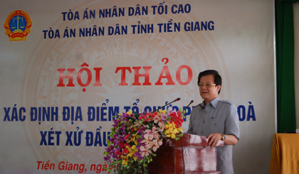 Phó Bí thư Thường trực Tỉnh ủy Lê Hồng Quang phát biểu tại Hội thảo