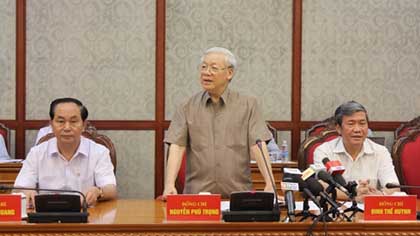 Party General Secretary Nguyen Phu Trong speaks at the meeting.