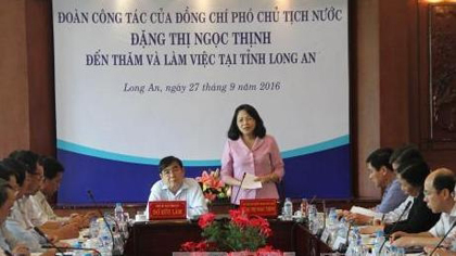 Vice President Thinh speaks at the session. (Photo: VNA)