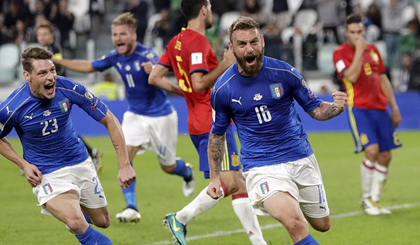De Rossi giúp Italy giành lại 1 điểm từ Tây Ban Nha. Nguồn: Getty Images