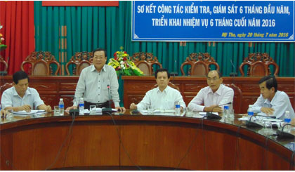 Ông Nguyễn Ngọc Trầm, Ủy viên Ban Thường vụ, Chủ nhiệm Ủy ban Kiểm tra Tỉnh ủy phát biểu tại Hội nghị sơ kết công tác kiểm tra, giám sát 6 tháng đầu năm 2016.