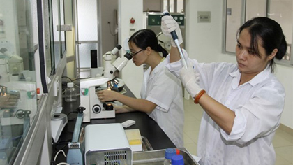 An in-vitro fertilisation lab. (Photo: VNA)