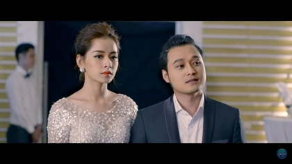 Actress Chi Pu and singer Quang Vinh in the web series Tinh Giac Toi Thay Minh Trong Ai (Wake Up) (Still photo taken from video)