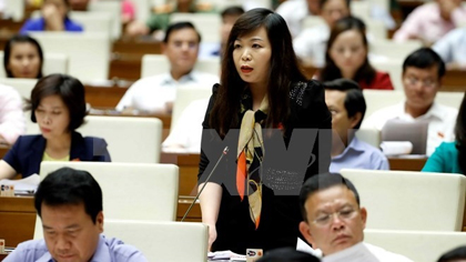 Vu Thi Luu Mai, a deputy of Hanoi, speaks at the plenum on October 24. (Photo: VNA) 