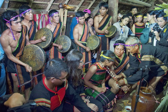 01 tác phẩm trong bộ ảnh 