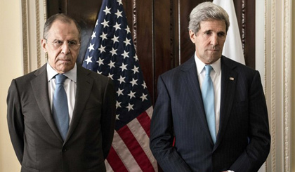 Ngoại trưởng Mỹ John Kerry (phải) và người đồng cấp Nga Sergei Lavrov. Nguồn: AP