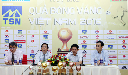 The organizational board answered journalists at the press conference of the 21st Vietnamese Golden Ball Awards.