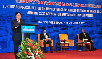 Deputy Prime Minister and Foreign Minister Pham Binh Minh speaks at the meeting (Photo: VNA)