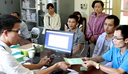 About 13.3 million social insurance books were granted to citizens nationwide in first half. (Photo: VNA)