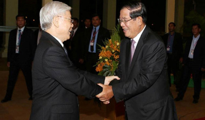 Party leader Nguyen Phu Trong and Cambodian PM Hun Sen (photo: VOV)