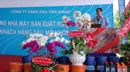 Ông Phan Thanh Tâm, Chủ tịch kiêm Giám đốc Petrolimex Tiền Giang phát biểu tri ân khách hàng