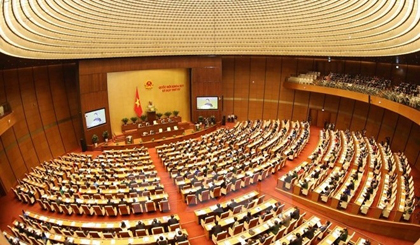  Legislators discussed in groups outcomes of the implementation of the socio-economic development plan and State budget in 2017 at the National Assembly (NA)’s fourth session on October 24 morning (Photo: VNA)