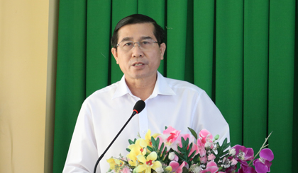 Đồng chí Lê Văn Hưởng, Chủ tịch UBND tỉnh phát biểu tại hội nghị