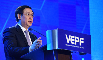 Deputy PM Vuong Dinh Hue speaking at the forum (Credit: VGP)