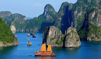 Scenic beauty of Ha Long Bay, Quang Ninh province