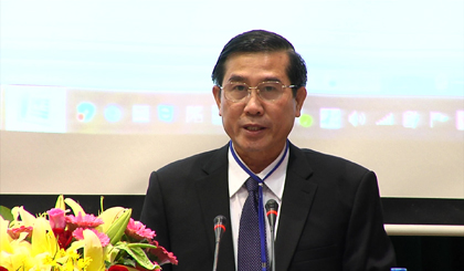 Chairman of the PPC Le Van Huong, Honorary Chairman of the Tien Giang provincial Business Association expressed his speech at the meeting, meeting with enterprises