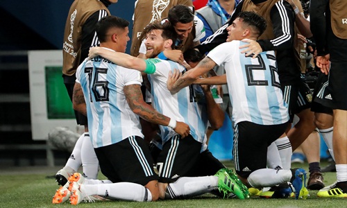 Argentina có chiến thắng quan trọng trước Nigeria