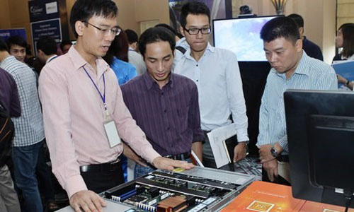 The cloud computing market in Vietnam will see a boom in the next two or three years and become an important factor for the development of the Fourth Industrial Revolution in the country. (Photo: VNA)