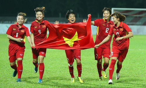 The national women's football team won the gold medal for the fifth time at the 29th SEA Games held in Malaysia (Photo: VNA)