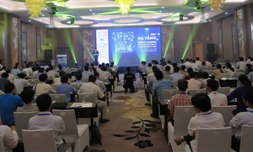   A conference on measures to accelerate the building of electronic government and smart urban areas was held in the Mekong Delta city of Can Tho on July 31 (Photo: VNA)