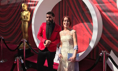  Jordan Vogt-Roberts poses with his mother when attending the Oscar awarding ceremony this year (Photo: Jordan Vogt-Robert's Facebook)