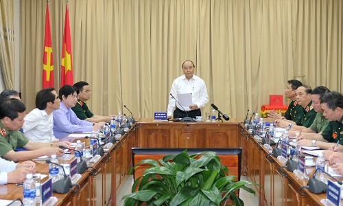  Prime Minister Nguyen Xuan Phuc speaking at the working session (Photo: VGP)