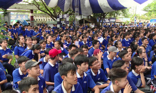 Students attend the programe. Photo: thtg.vn