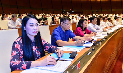 Lawmakers at the working session on October 26 (Photo: Duy Linh)