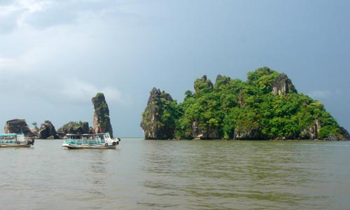 A corner of Ha Tien sea. Photo: HUU CHI