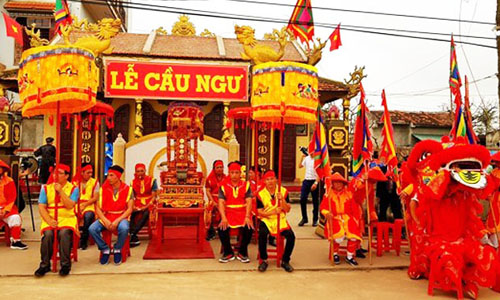 Cau Ngu Festival held at Ngu Linh Mieu (Source: sggp.org.vn)