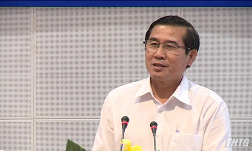 Chairman of the PPC Le Van Huong speaks at the meeting. Photo: thtg.vn