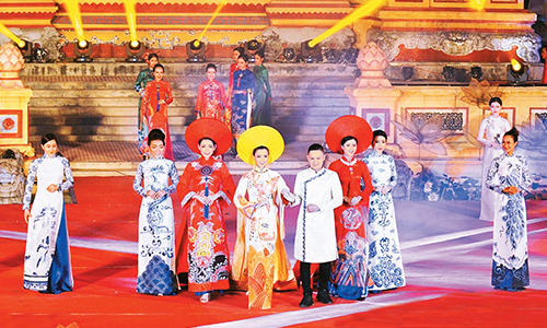 At the Ao Dai Festival within the framework of the 2018 Hue Festival (Photo: Cong Hau)