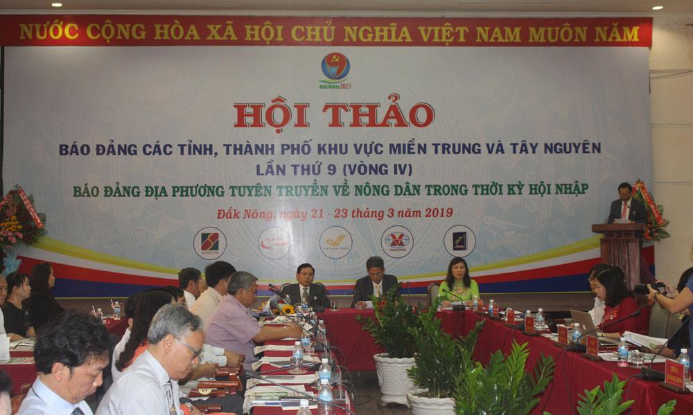 Quanh cảnh hội thảo.