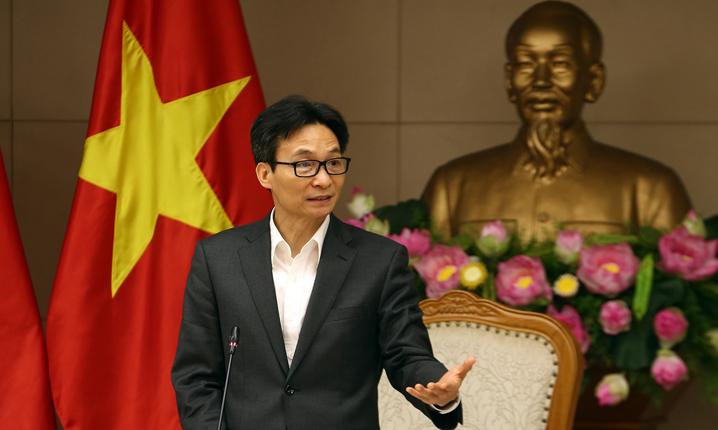  Deputy PM Vu Duc Dam speaking at the meeting (Photo: VGP)