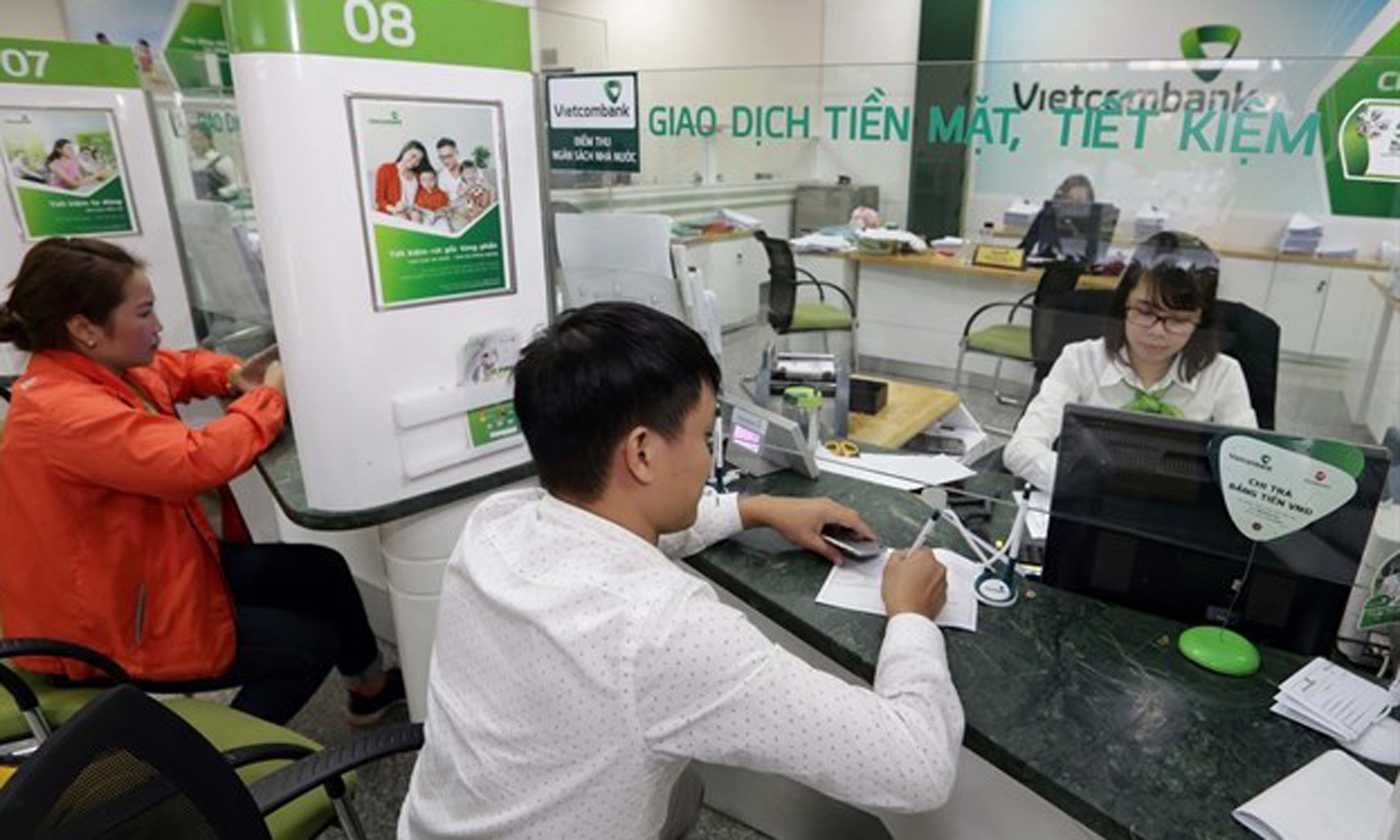 Transactions at Vietcombank (Photo: Vietcombank)