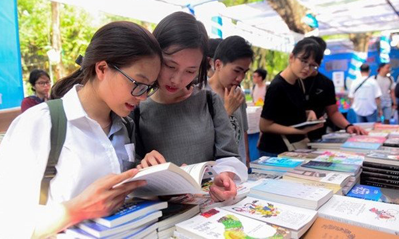 Visitors at the Autumn Book Fair 2018 in Hanoi (Photo: VNA)