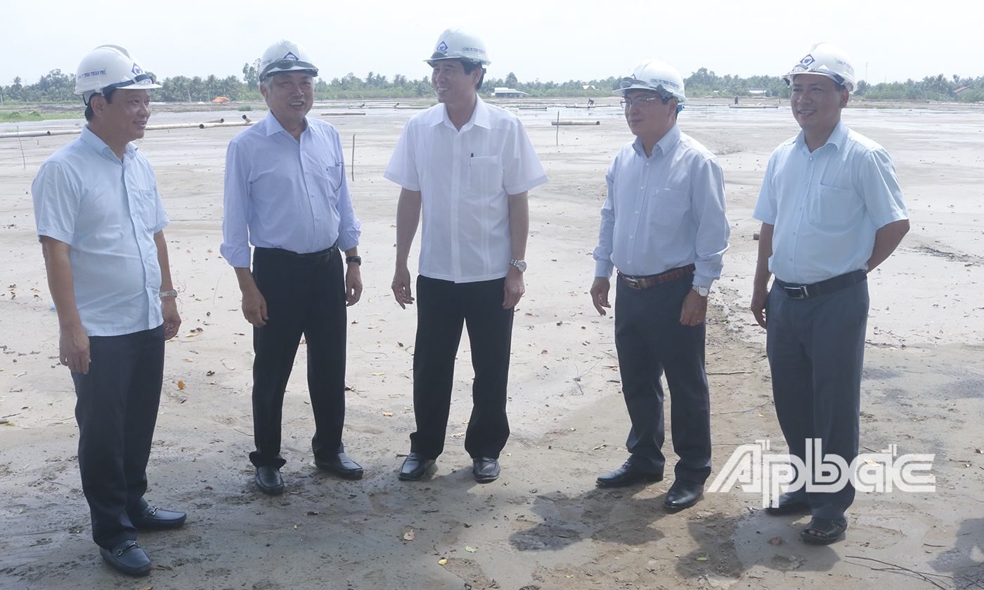 Delegation to check the progress of the project of Tien Giang General Hospital.