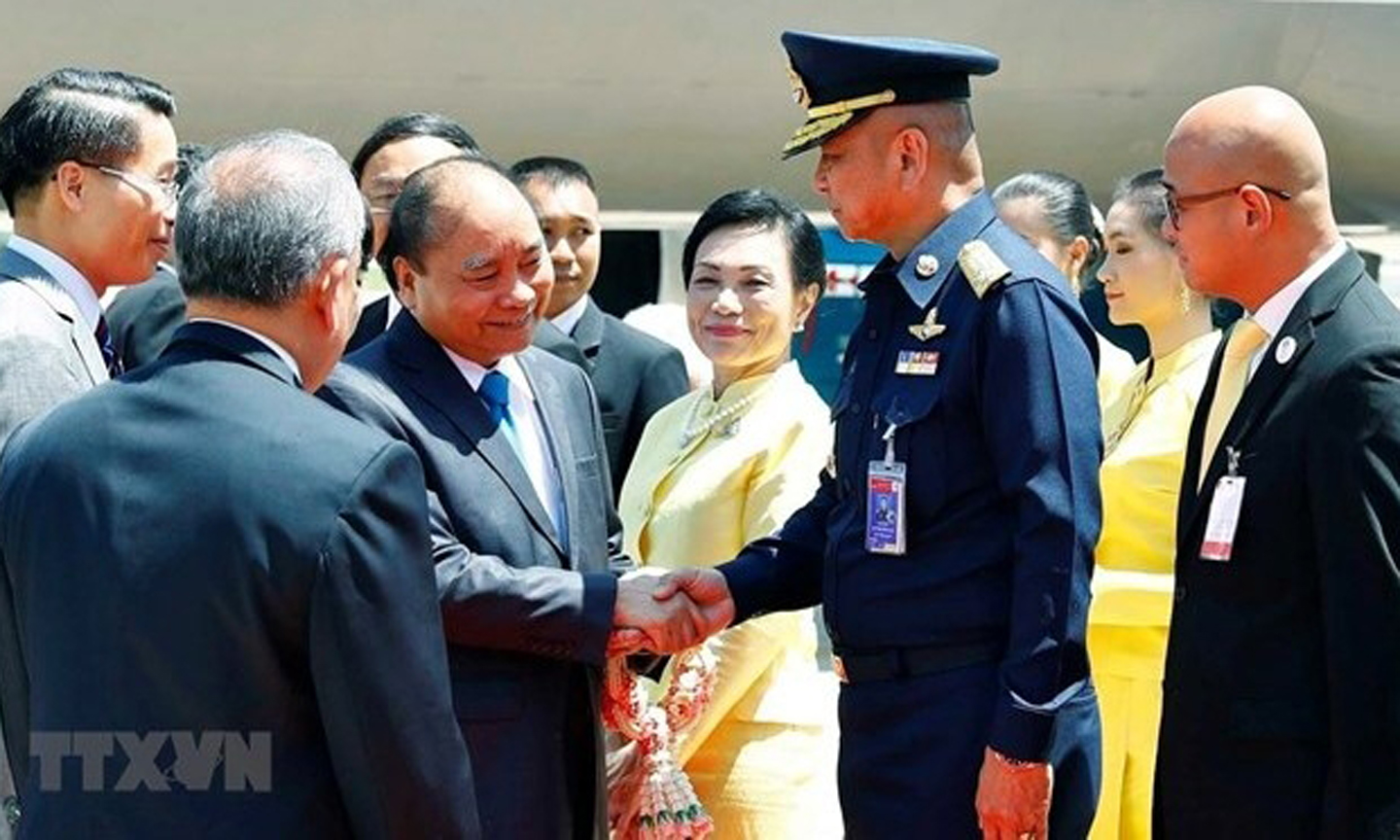  Prime Minister Nguyen Xuan Phuc and his spouse and entourage arrived in Don Mueang airport in Bangkok, Thailand, on June 22 (Photo: VNA)