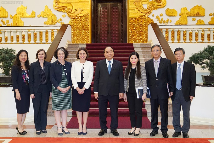 PM Nguyen Xuan Phuc poses with Australian Ambassador Robyn Mudie at the reception in Hanoi on August 22. (Photo: VGP)