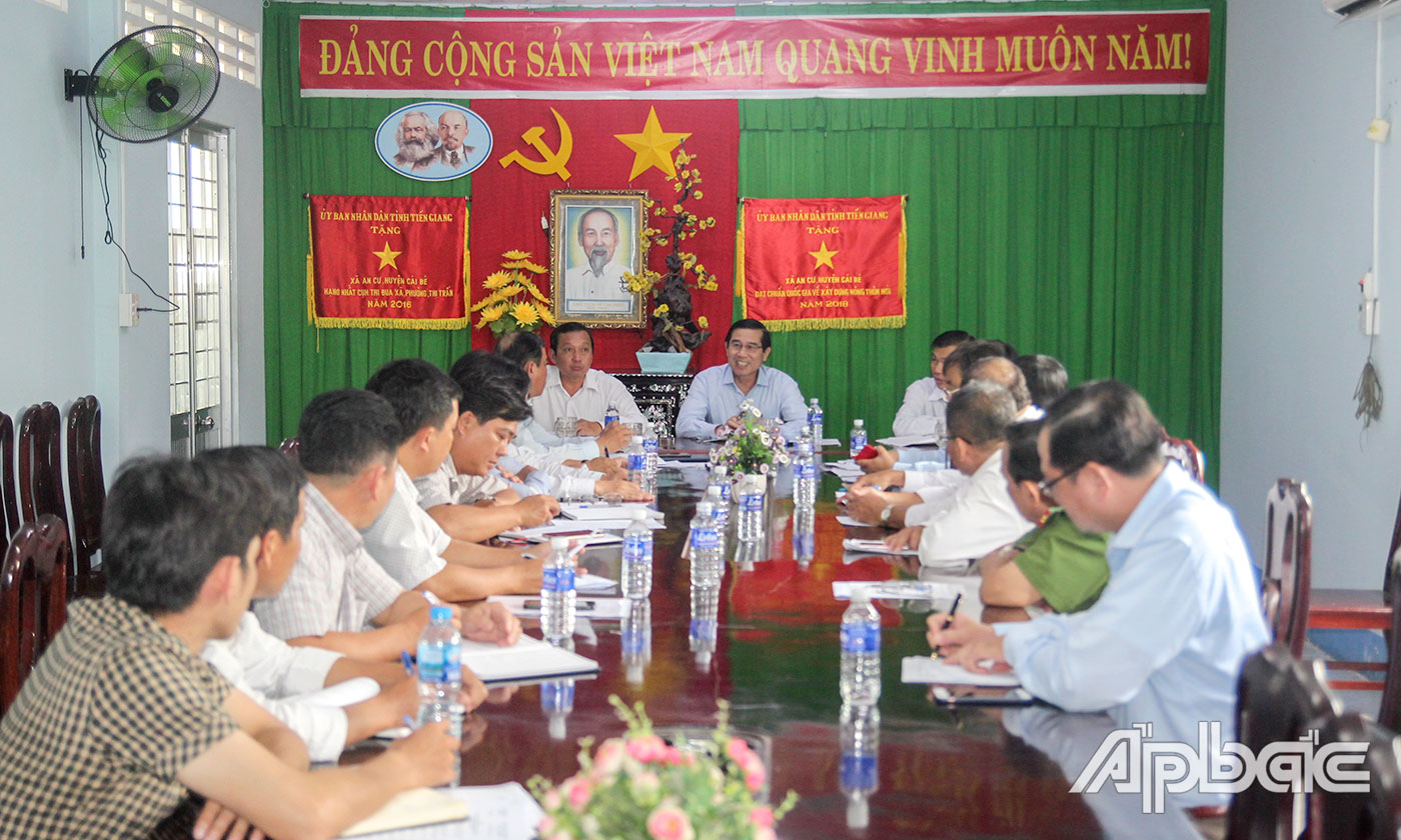 Quang cảnh buổi làm việc.