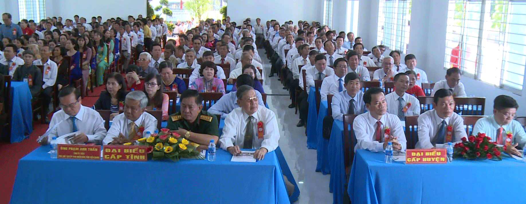 Đông đảo đại biểu tham dự buổi lễ