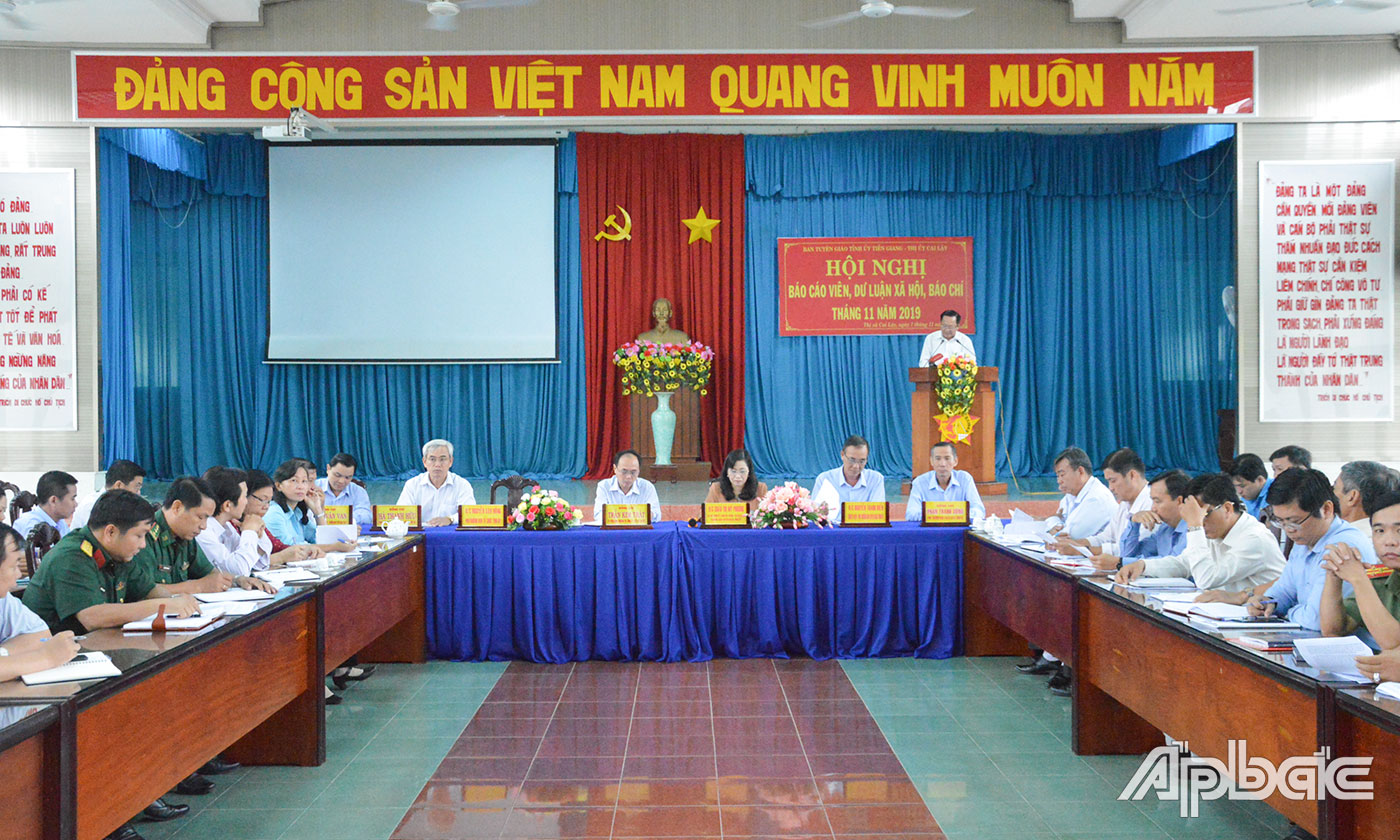 Quang cảnh hội nghị.